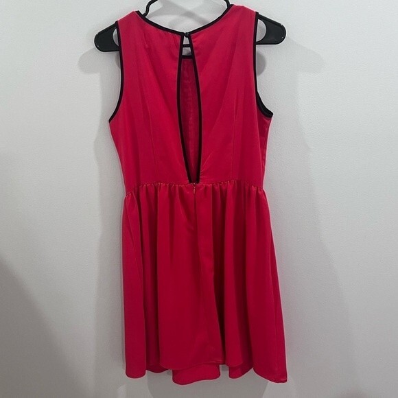 Francesca’s red and black Caberet lace backless dress size medium - Picture 5 of 7